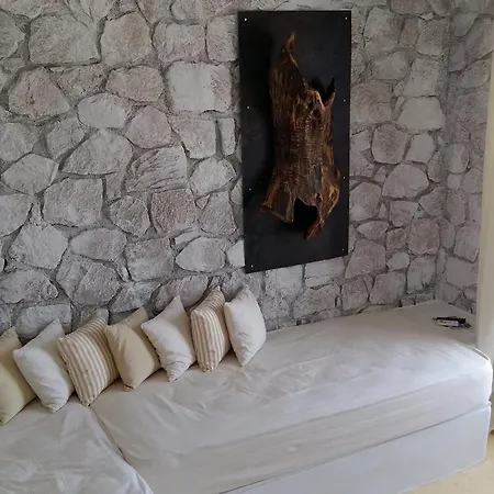 Milo Milo 3* Μαντράκια