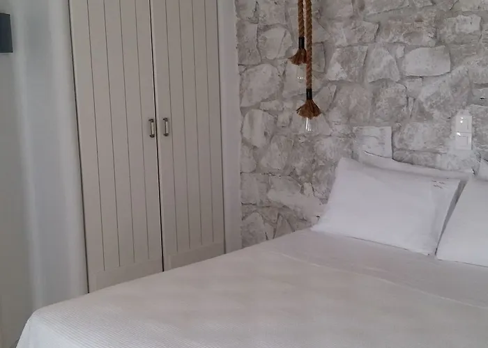 Milo Milo Hotel Mandrakia